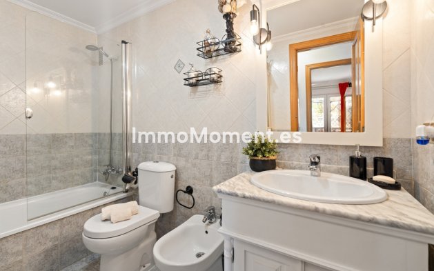 Resale - Apartment - Estepona - Estepona Centro