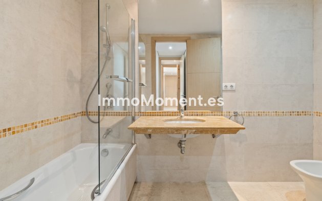 Resale - Apartment - Sotogrande - Sotogrande Marina