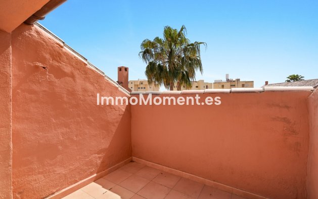 Resale - Apartment - Estepona - Estepona Centro