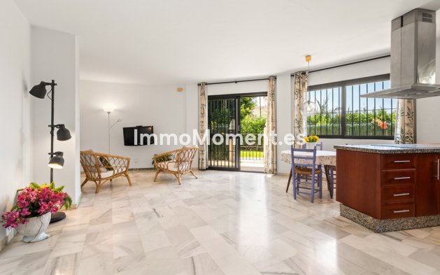 Resale - Apartment - Estepona - Estepona Centro