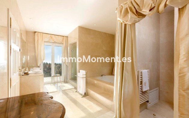 Resale - Detached villa - Benahavís - La Quinta