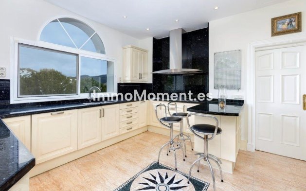 Resale - Detached villa - Benahavís - La Quinta