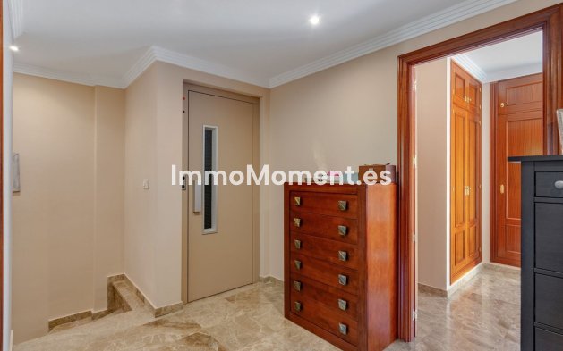 Wiederverkauf - Freistehende Villa - Estepona  - Estepona Centro