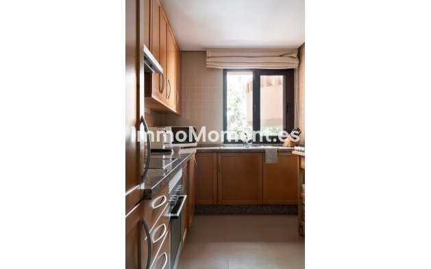 Resale - Apartment - Benahavís - Benahavís Centro
