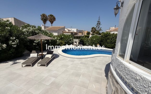 Resale - Detached villa - Torrevieja - Torrevieja Centro