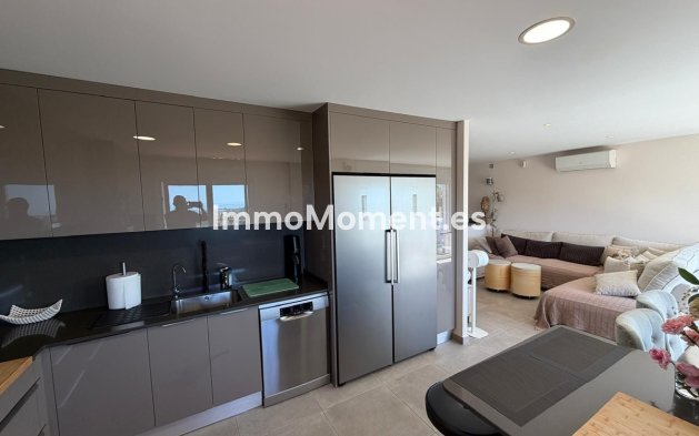Resale - Apartment - Benahavís - Benahavís Centro