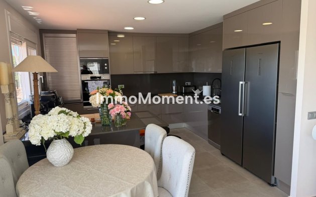 Resale - Apartment - Benahavís - Benahavís Centro
