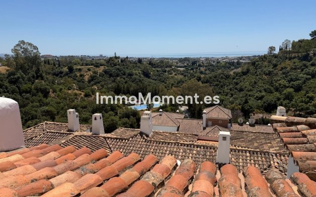 Resale - Apartment - Benahavís - Benahavís Centro