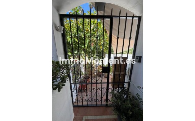 Resale - Apartment - Benahavís - Benahavís Centro