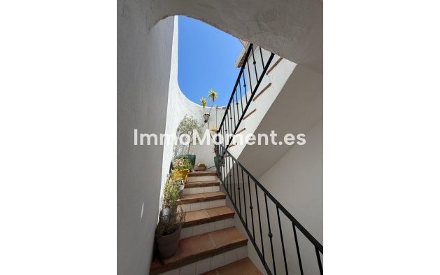 Resale - Apartment - Benahavís - Benahavís Centro