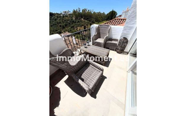 Resale - Apartment - Benahavís - Benahavís Centro