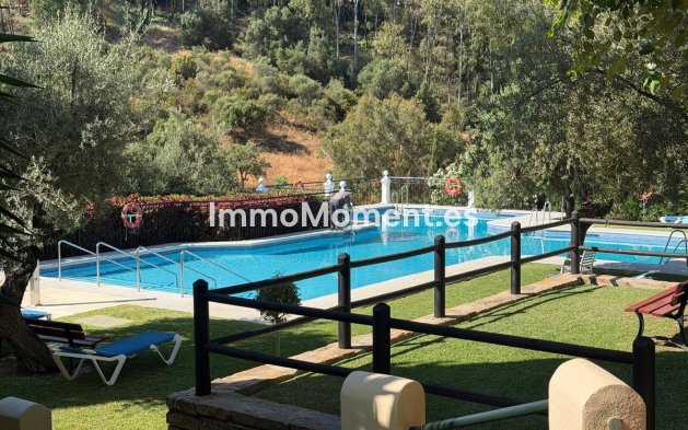 Resale - Apartment - Benahavís - Benahavís Centro