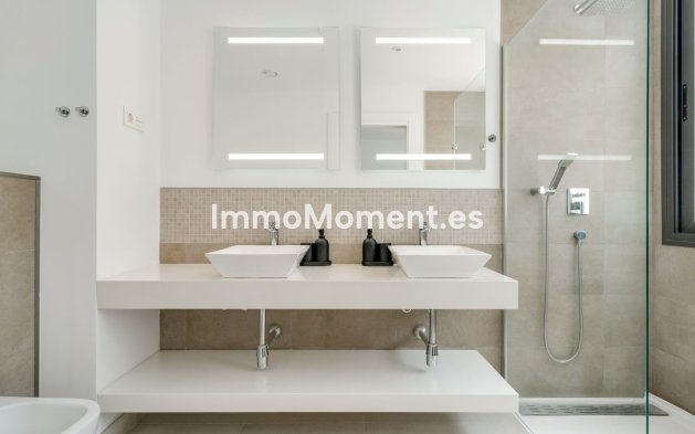 Resale - Townhouse - Estepona - Estepona Centro