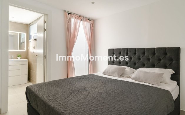 Resale - Townhouse - Estepona - Estepona Centro
