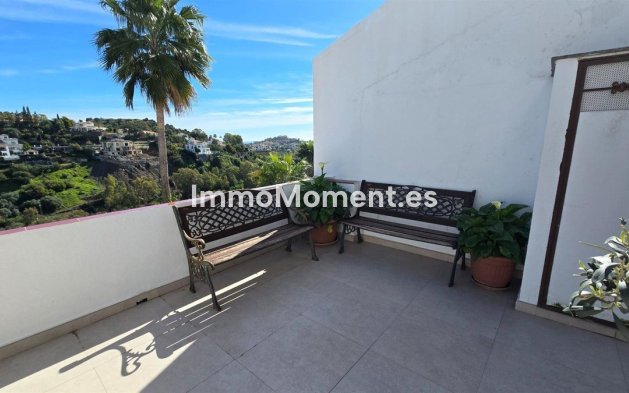Resale - Apartment - Benahavís - La Quinta