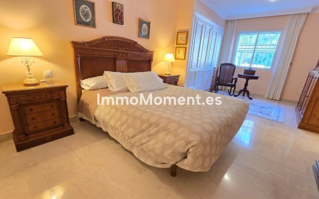 Resale - Apartment - Benahavís - La Quinta