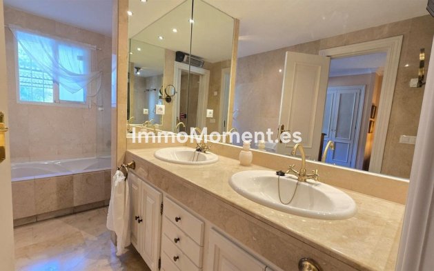 Resale - Apartment - Benahavís - La Quinta