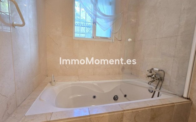 Resale - Apartment - Benahavís - La Quinta