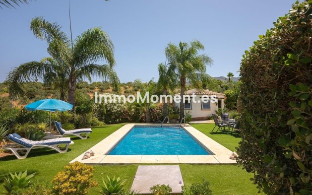 Resale - Detached villa - Inland  - Alhaurín el Grande Centro