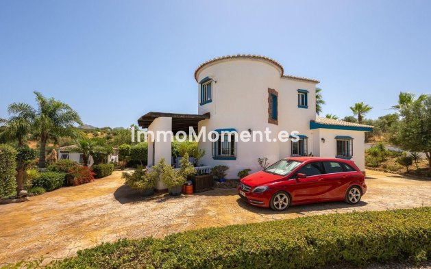 Resale - Detached villa - Inland  - Alhaurín el Grande Centro