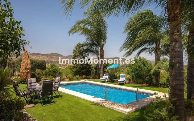 Resale - Detached villa - Inland  - Alhaurín el Grande Centro