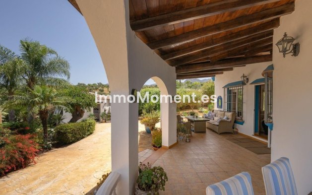Resale - Detached villa - Inland  - Alhaurín el Grande Centro