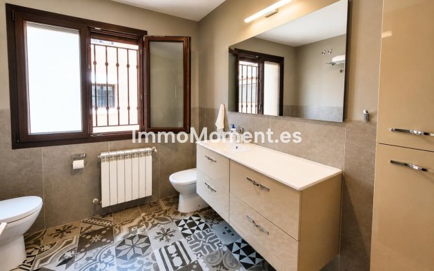 Resale - Detached villa - Marbella - Guadalmina Alta