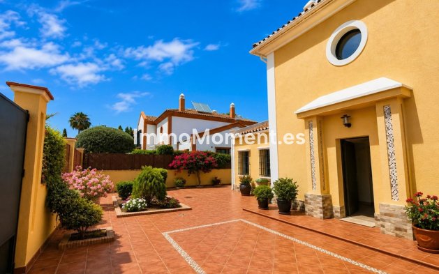 Resale - Detached villa - Marbella - Guadalmina Alta