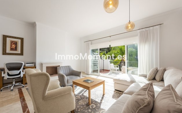 Resale - Apartment - Benahavís - Benahavís Centro