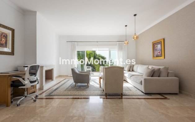 Resale - Apartment - Benahavís - Benahavís Centro