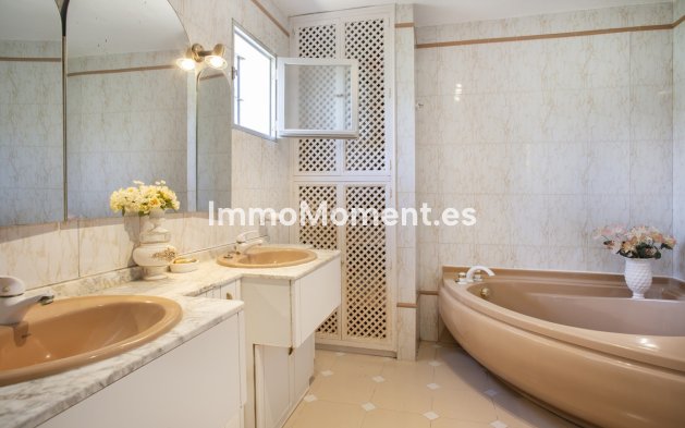 Wiederverkauf - Freistehende Villa - Marbella - Guadalmina Baja