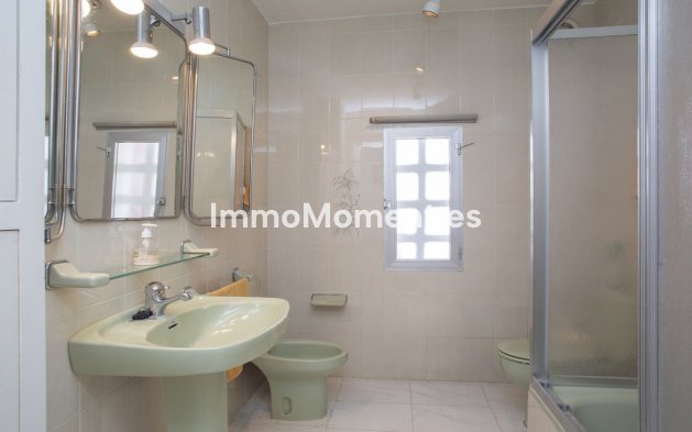 Wiederverkauf - Freistehende Villa - Marbella - Guadalmina Baja