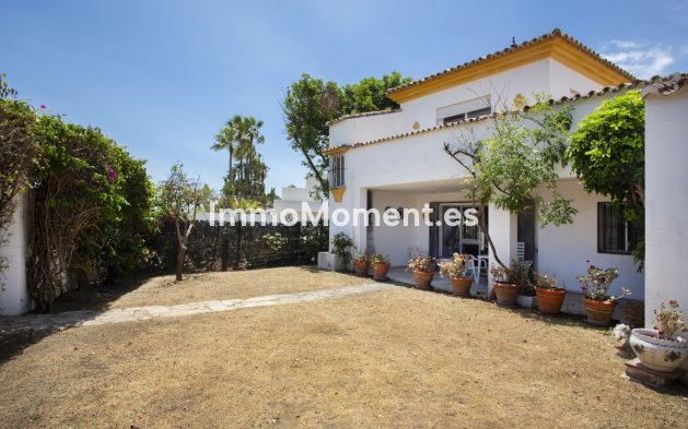Wiederverkauf - Freistehende Villa - Marbella - Guadalmina Baja