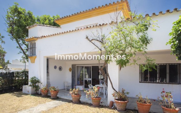 Wiederverkauf - Freistehende Villa - Marbella - Guadalmina Baja