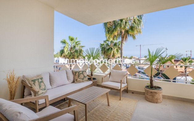 Resale - Apartment - Marbella - Las Chapas