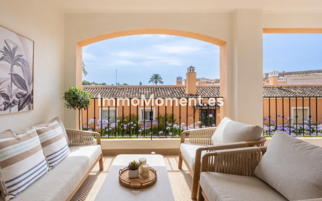 Resale - Apartment - Marbella - Nueva Andalucía
