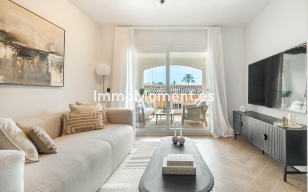 Resale - Apartment - Marbella - Nueva Andalucía
