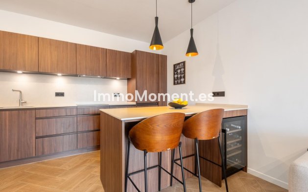 Resale - Apartment - Marbella - Nueva Andalucía