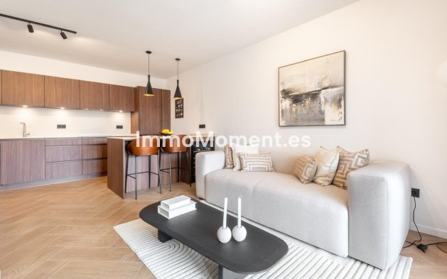 Resale - Apartment - Marbella - Nueva Andalucía
