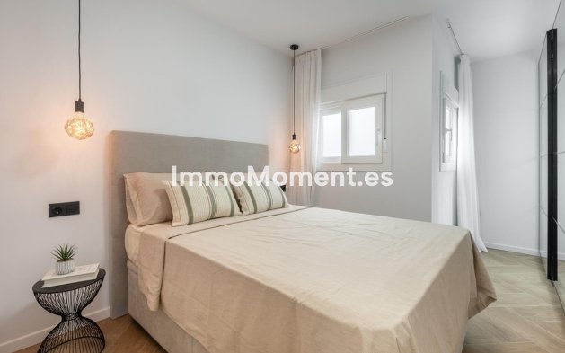 Resale - Apartment - Marbella - Nueva Andalucía