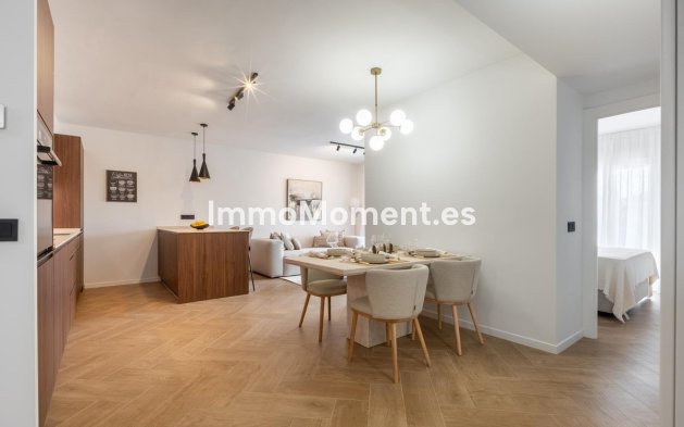 Resale - Apartment - Marbella - Nueva Andalucía