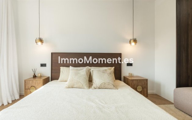 Resale - Apartment - Marbella - Nueva Andalucía