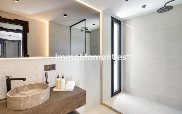 Resale - Detached villa - Marbella - Nueva Andalucía