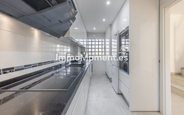 Bestaande woning - Rijtjeshuis - Estepona  - Estepona Centro