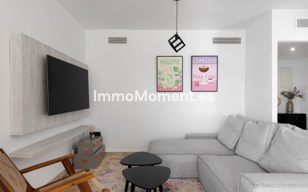 Resale - Apartment - Marbella - Nueva Andalucía