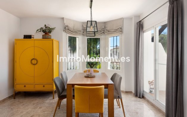 Resale - Apartment - Marbella - Nueva Andalucía