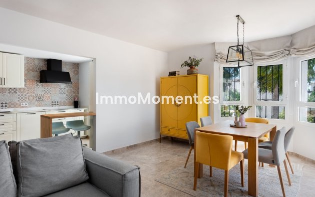 Resale - Apartment - Marbella - Nueva Andalucía