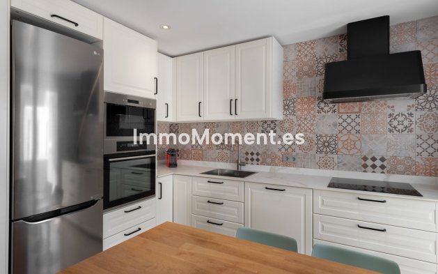 Resale - Apartment - Marbella - Nueva Andalucía