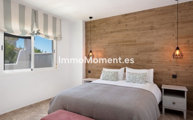 Resale - Apartment - Marbella - Nueva Andalucía