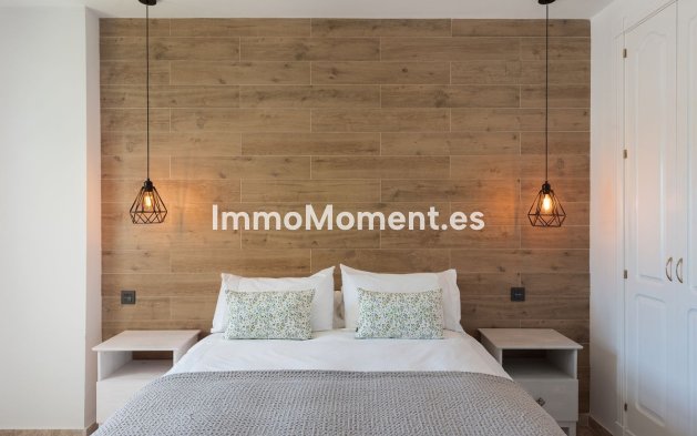 Resale - Apartment - Marbella - Nueva Andalucía